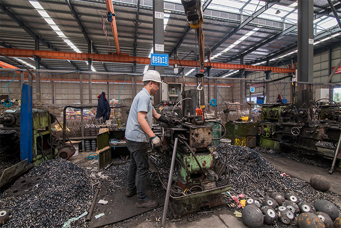 三清山网架配件-螺栓球加工车间